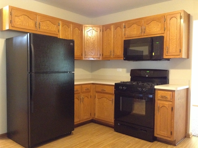 Building Photo - 3826 Hennepin Ct