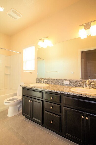 Building Photo - 4419 Kerr Ct