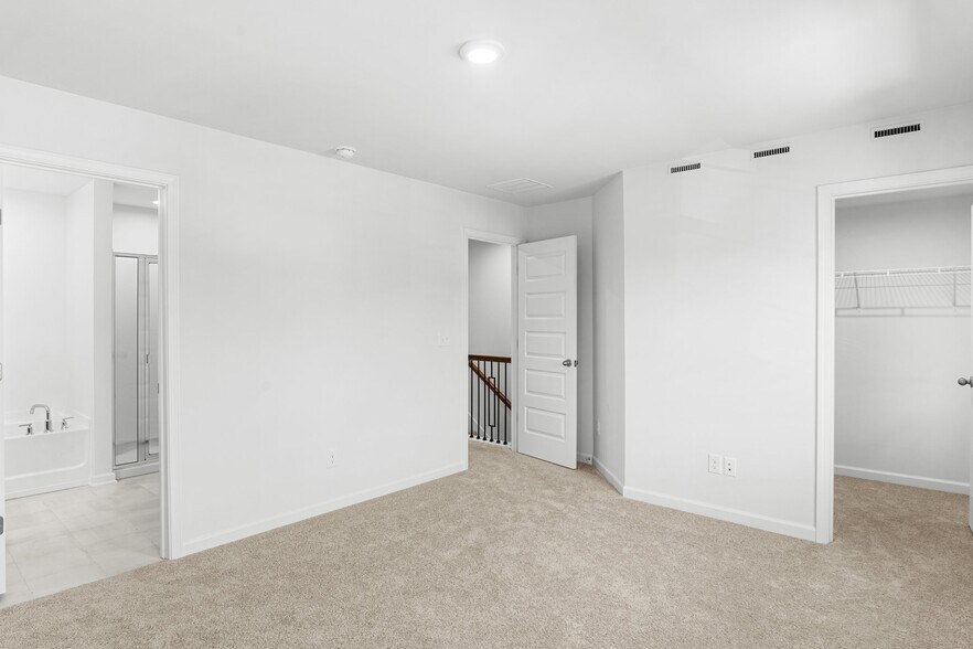 Building Photo - 5338 Bellflower Hls