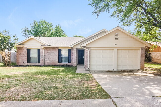 Building Photo - 3702 Palomino Dr