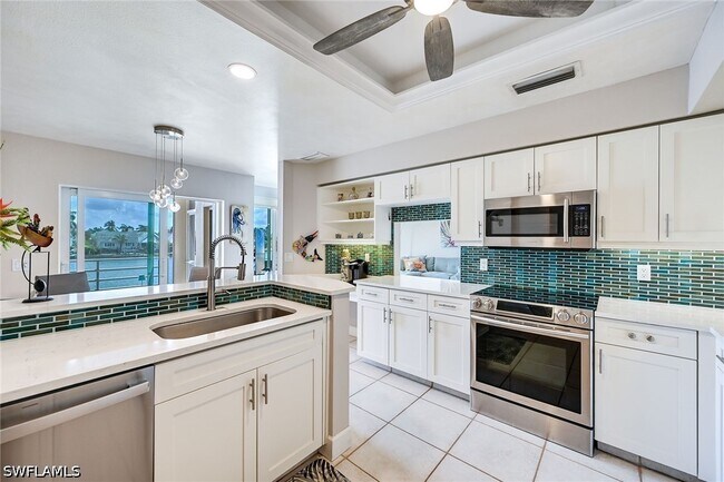 Building Photo - 4530 Gulf Shore Blvd N