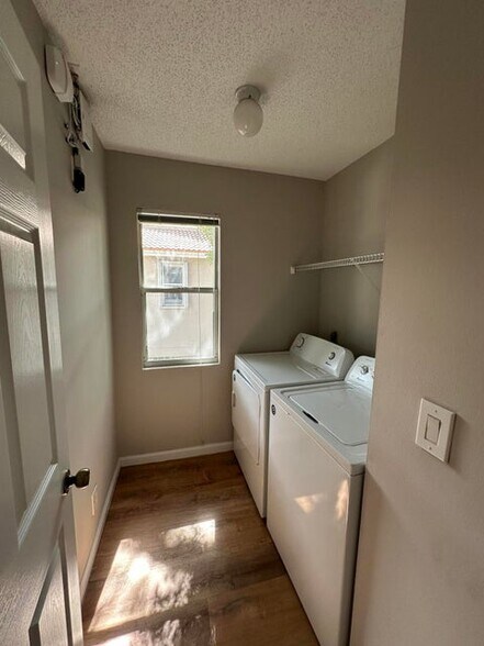 Building Photo - 20971 Via Azalea
