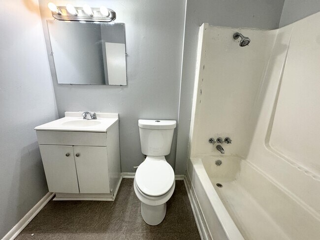 Building Photo - 3258 Lancing Ln