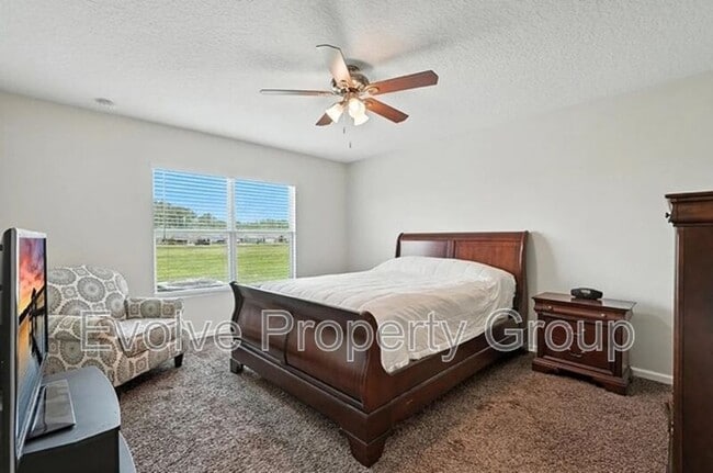 Building Photo - 119 Fairway Ct