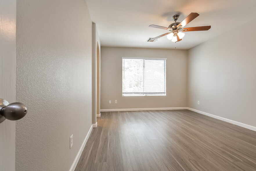 Building Photo - 9589 Gatesville Ave