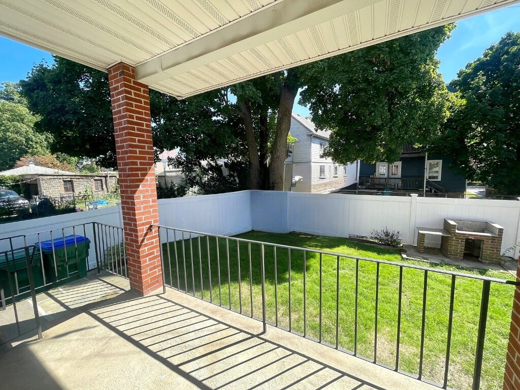 Building Photo - 38 George St