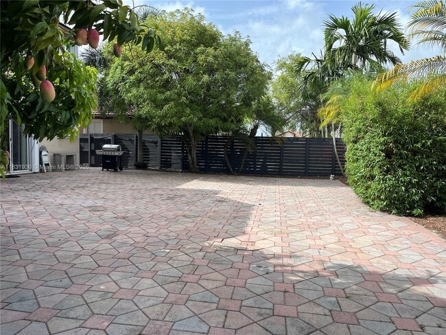 Building Photo - 9140 SW 153rd Ave