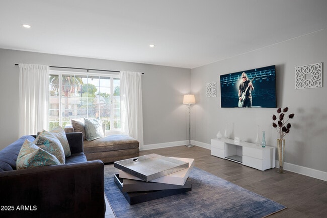 Building Photo - 8620 E Plaza Ave