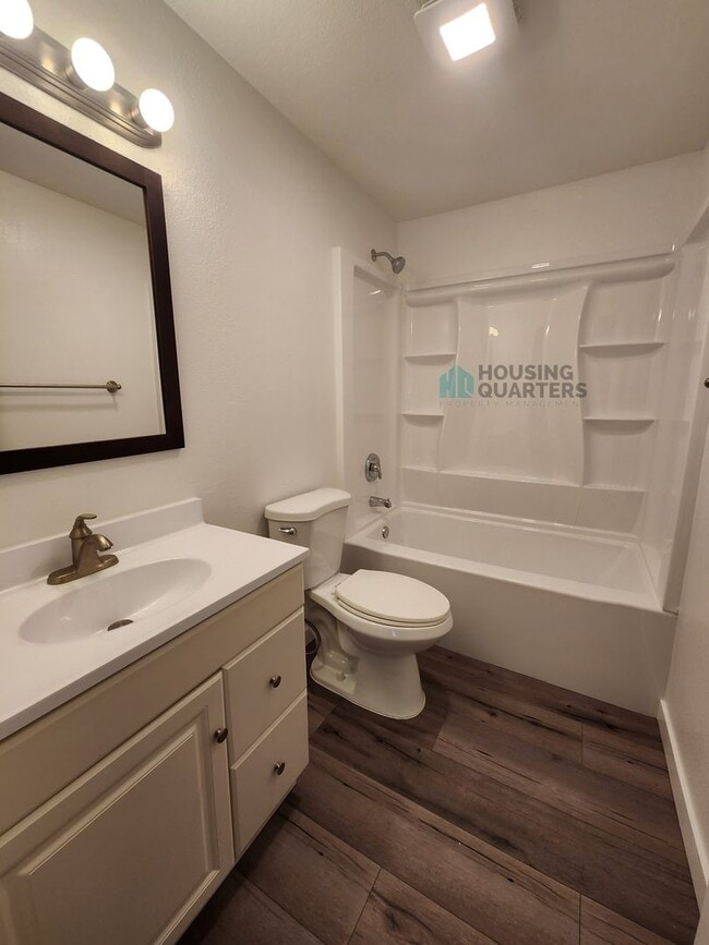 Building Photo - 2107 N Houk Rd