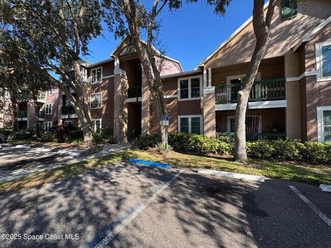 Building Photo - 7667 N Wickham Rd
