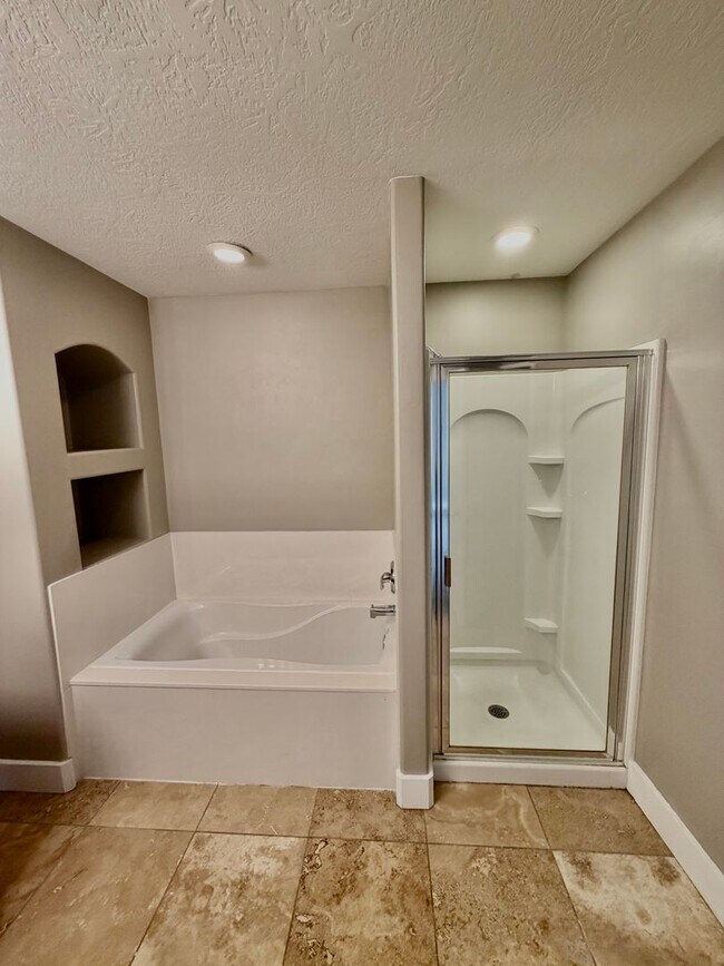 Building Photo - Lehi 3 Bedroom Town Home Pets OK