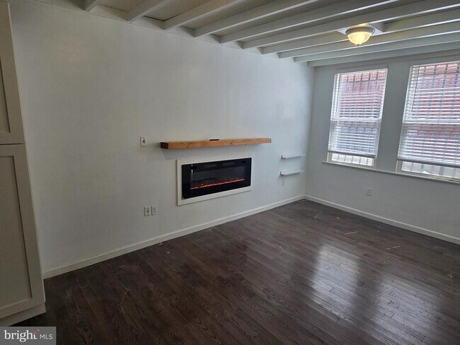 Building Photo - 712 S Randolph St