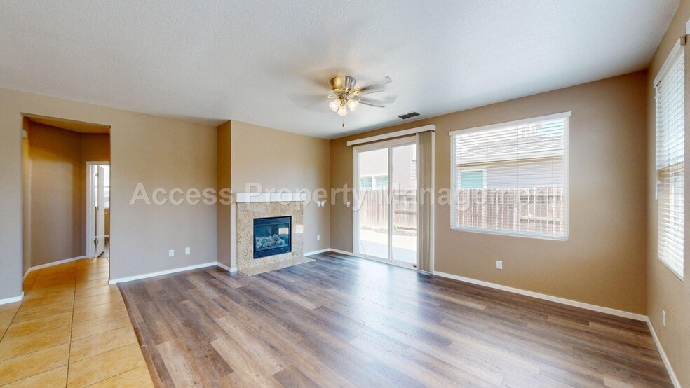 Building Photo - 1245 W Springer Dr
