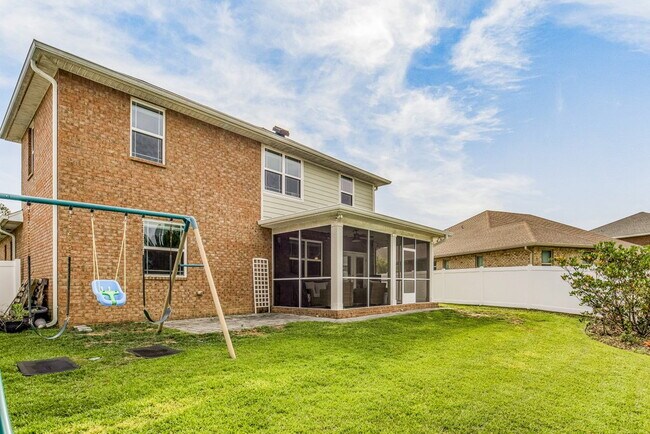 Building Photo - Bright and beautiful home in Windward Cove...