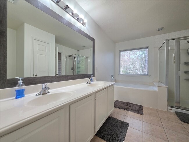 Building Photo - 114 E Stedhill Loop