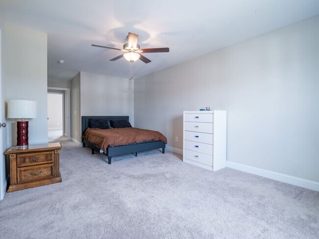 Building Photo - 355 S Stingray Ln