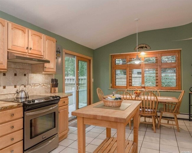 Building Photo - 43 Spencer Ln