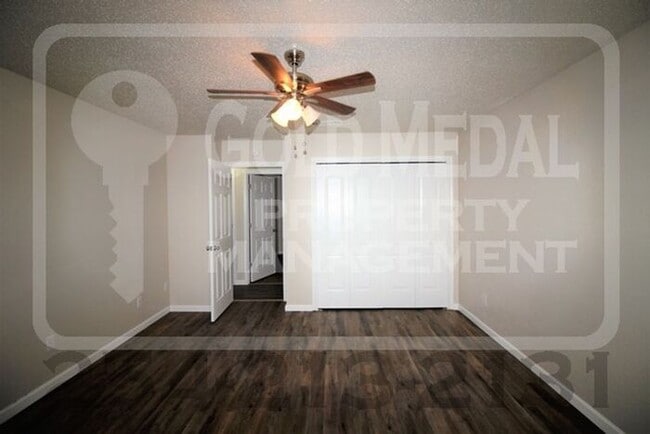 Building Photo - 3904 Charolais Dr