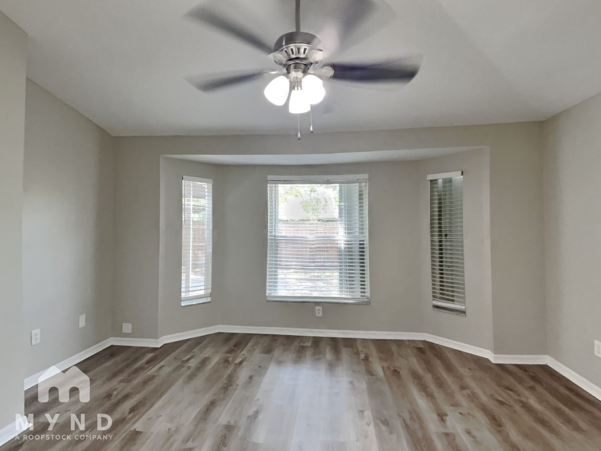 Building Photo - 18012 Birdwater Dr