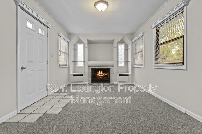 Building Photo - 265 Zandale Dr