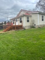 Building Photo - 528 France Ln