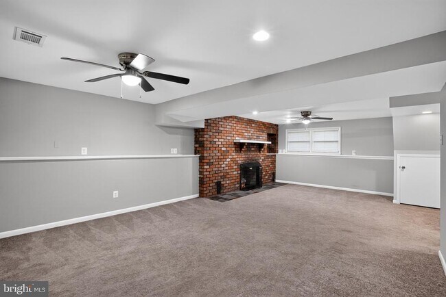 Building Photo - 4104 Green Spring St