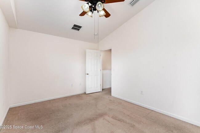 Building Photo - 1695 Litchfield Dr