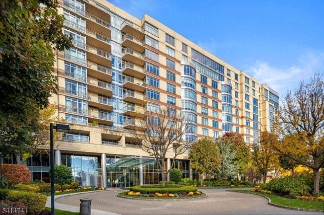 Building Photo - 8100 River Rd