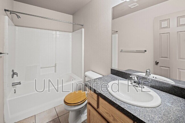 Building Photo - 2470 Constellation Dr