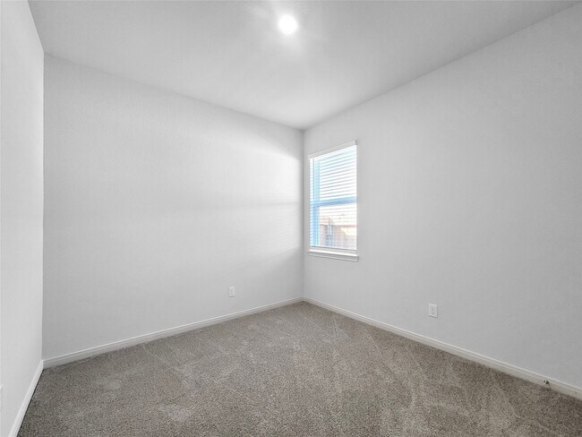 Building Photo - 7518 Thrips Ln
