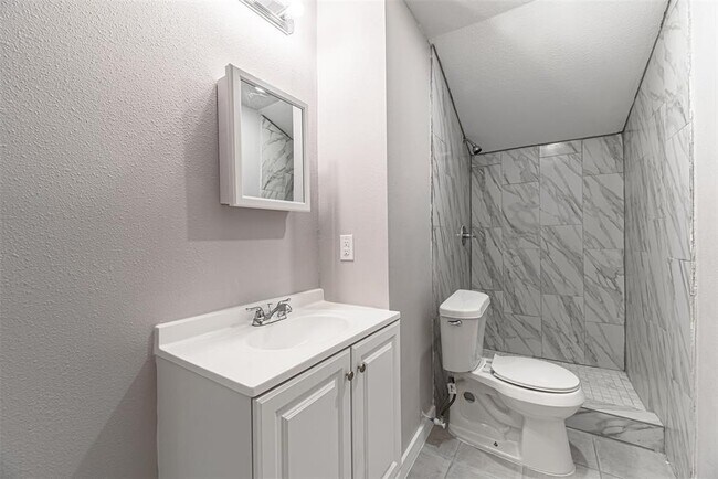 Building Photo - 4909 Higgins St