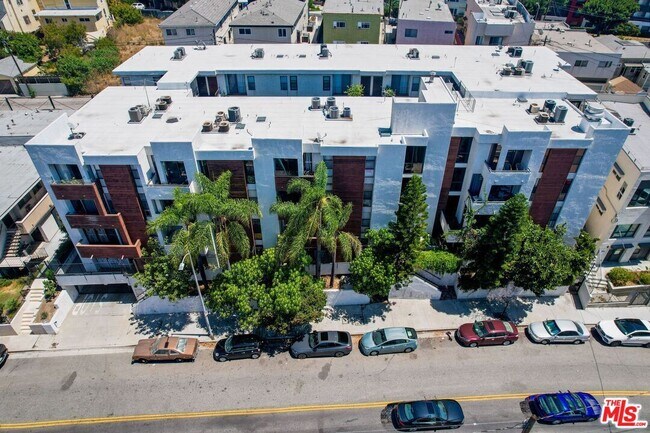 Building Photo - 630 N Grand Ave