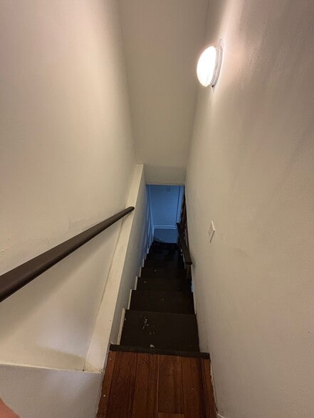 Building Photo - 6023 Summer St