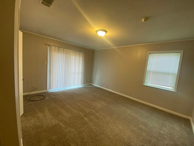 Building Photo - 2729 Mccarley Dr