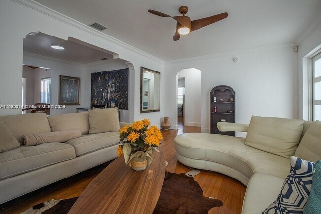 Building Photo - 753 NE 81st St