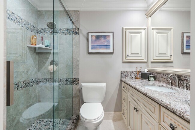 Building Photo - 2706 Fairway Dr N