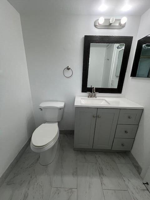 Building Photo - 9929 Three Lakes Cir