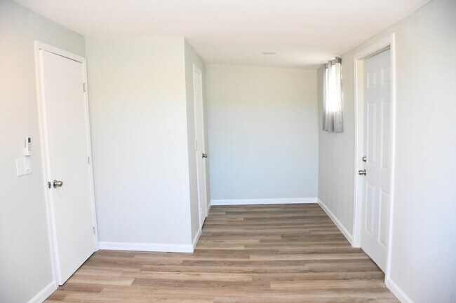 Building Photo - 61576 Aberdeen Dr