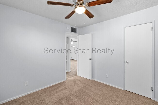 Building Photo - 1638 W Desert Cove Ave