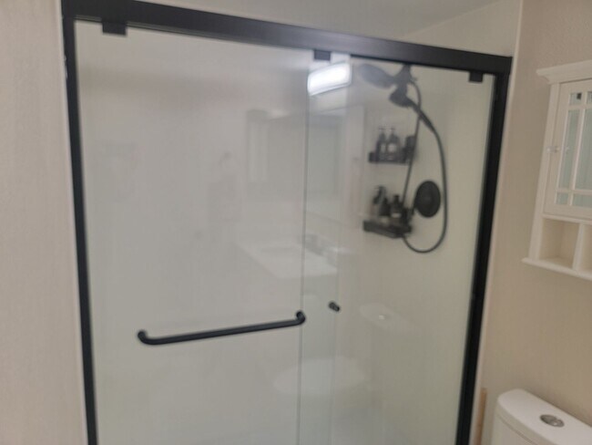 Building Photo - Newly Remodeled 1BED/1BATH in Pheasant Creek w/ Garage