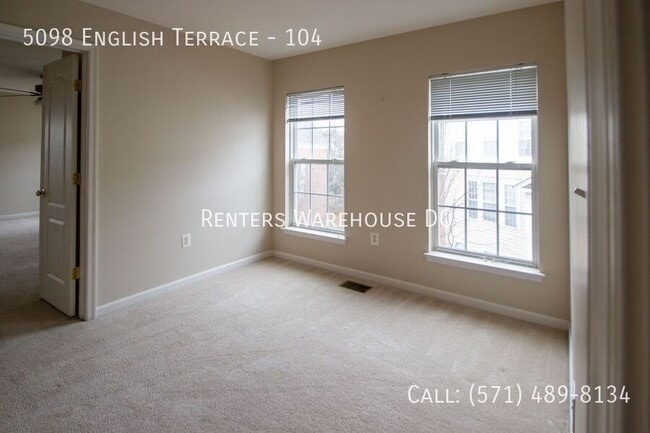 Building Photo - 5098 English Terrace
