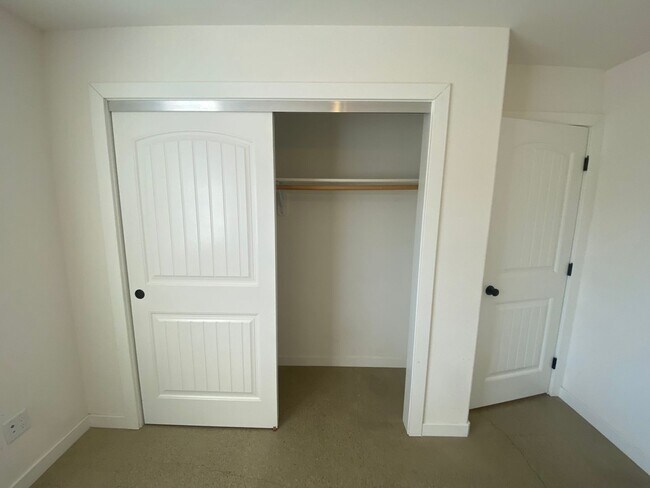 Building Photo - 1540 Park St