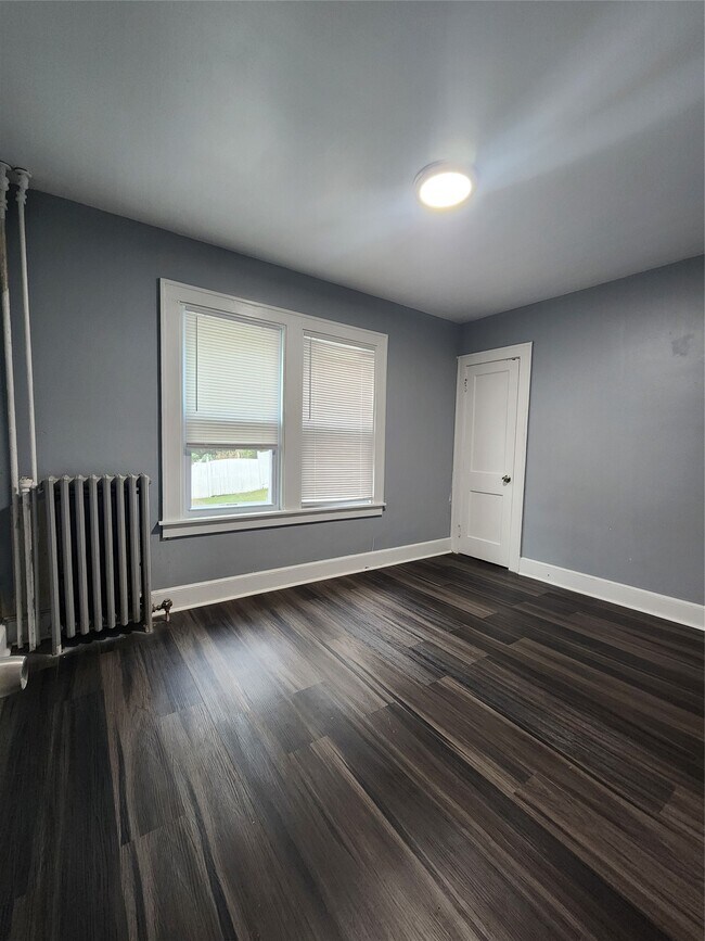 Building Photo - 87 S Washington St