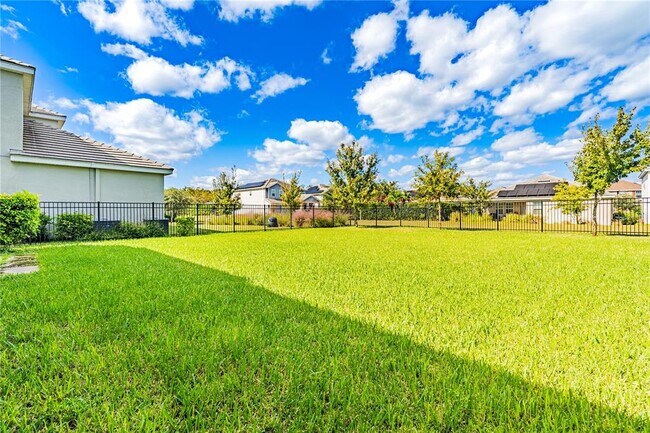 Building Photo - 12111 Imaginary Way