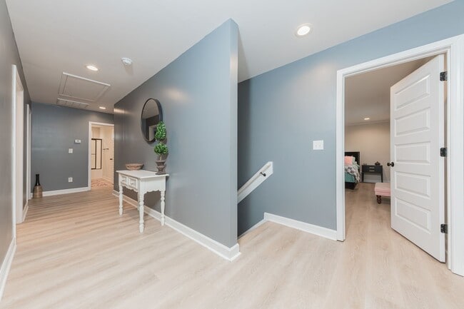 Building Photo - Coastal Elegance on a Spacious Corner Lot in Kings Harbor