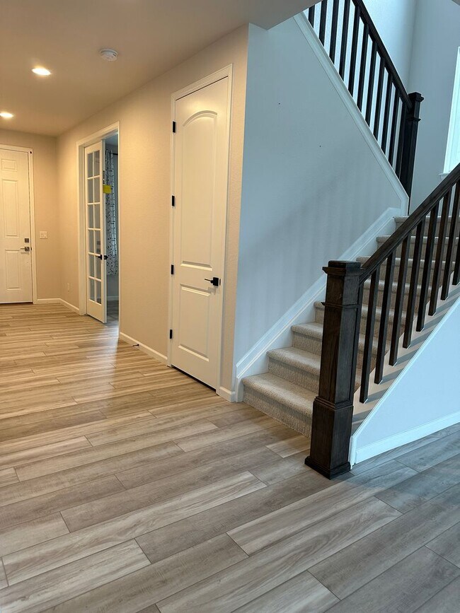 Building Photo - ---UPGRADED HOUSE---Single family house in...