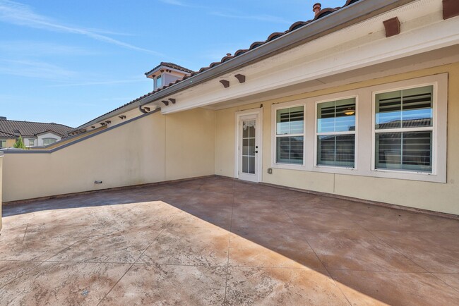 Building Photo - 12 Tassia Ln