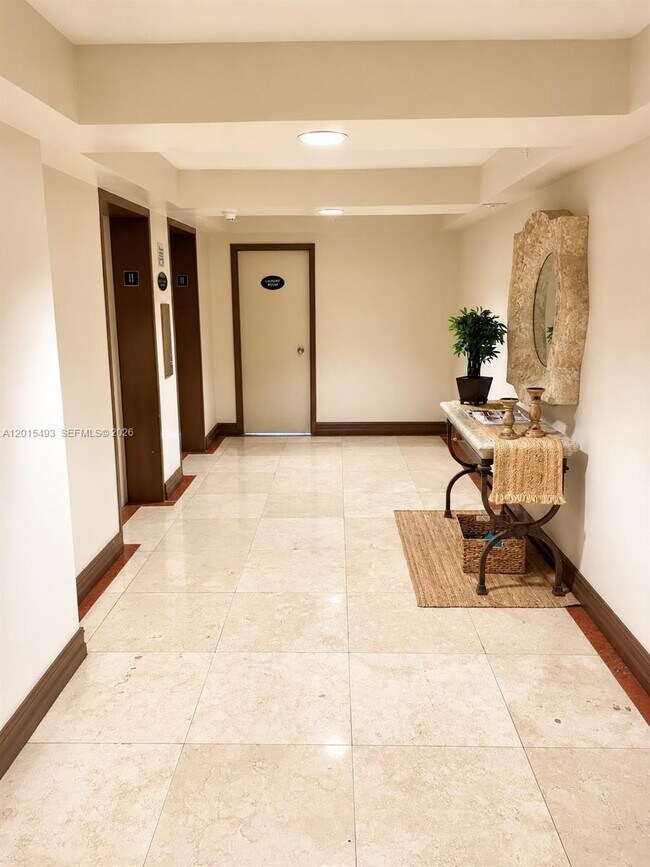 Building Photo - 9195 Collins Ave