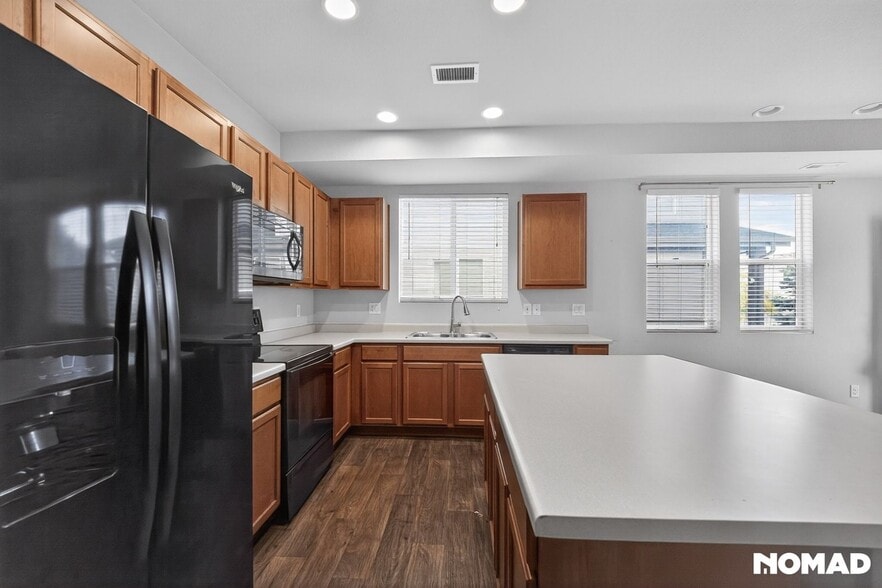 Building Photo - 16041 E Elk Dr
