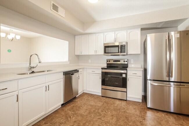 Building Photo - 15806 N 38th Ave